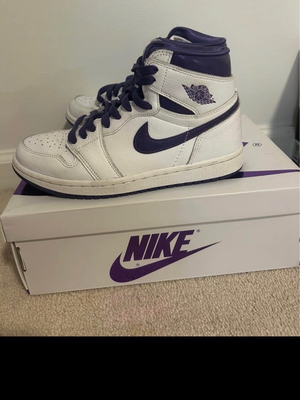 Air Jordan 1 High OG White/Court Purple Size 7 - Picture 2 of 6